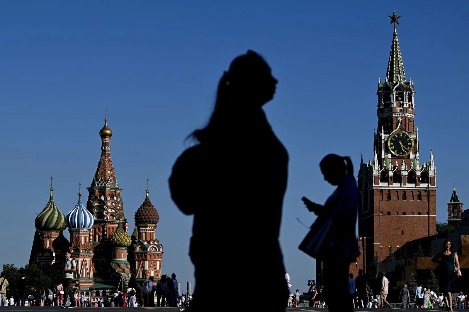 Sweden flags Russia’s hidden deficit, warns of looming financial disaster