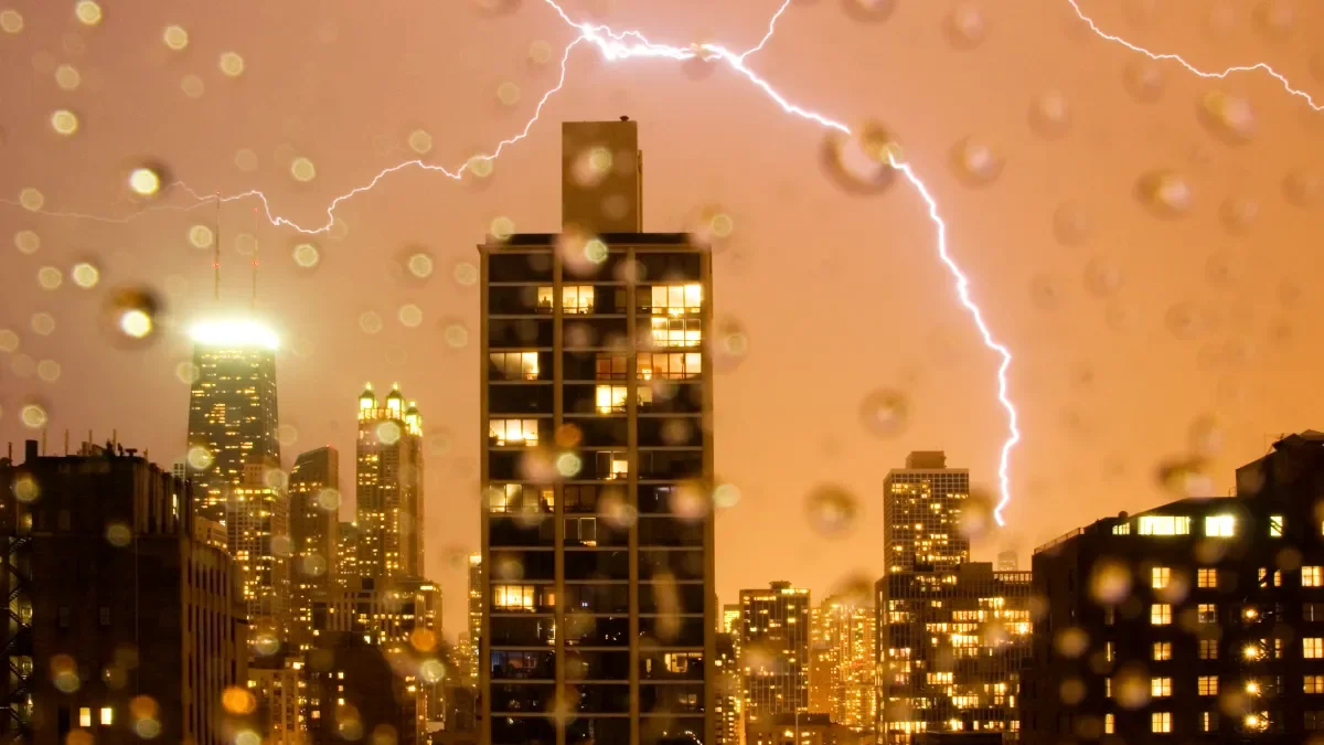 "Unsettled weather pattern brings daily chances for strong storms to Chicago"