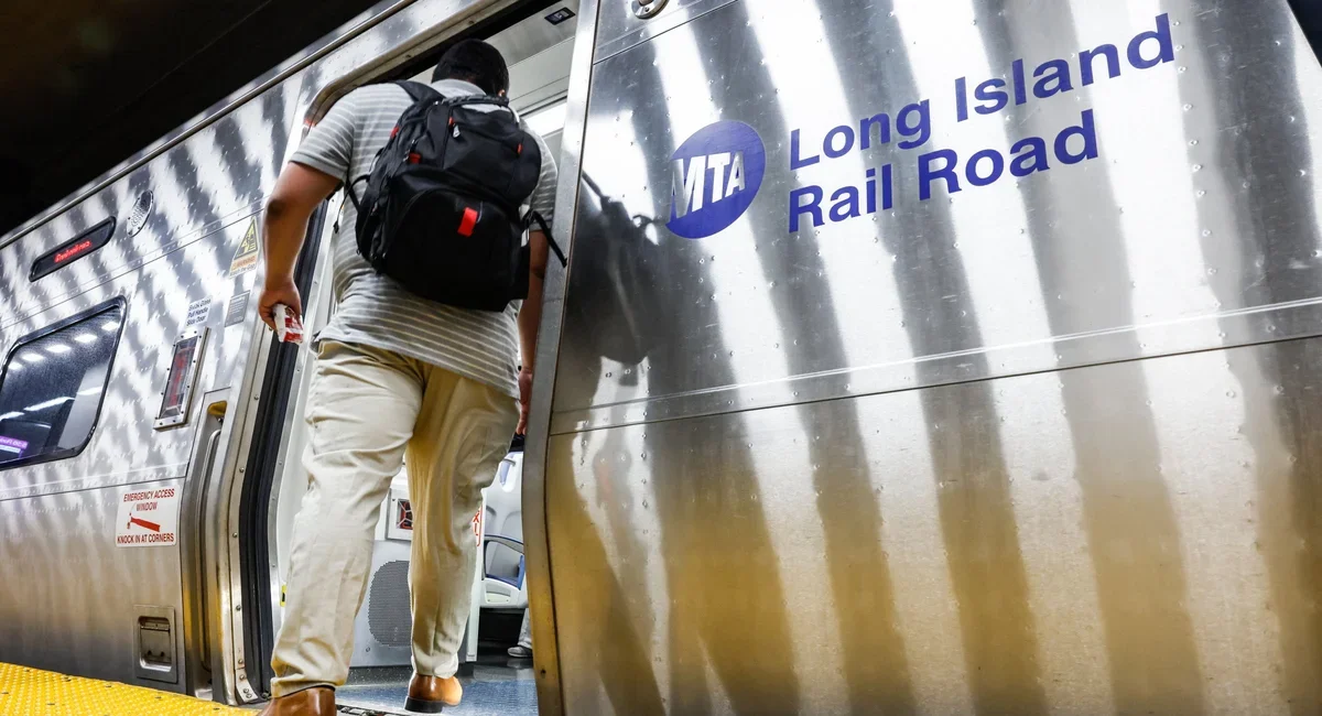 LIRR deal yields raises but stalls work-rule reforms