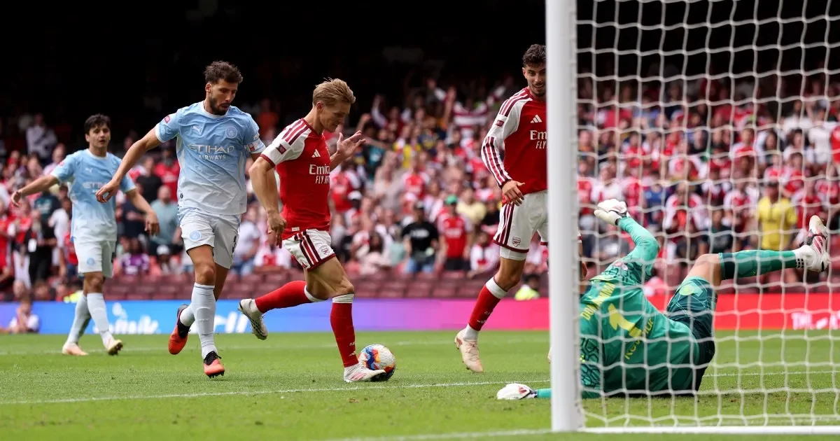 Arsenal stamp authority with 3-0 Community Shield win over City