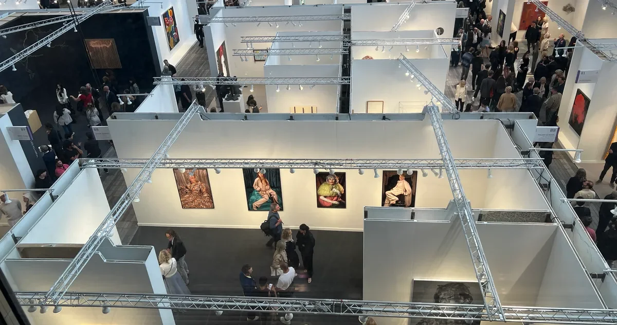 Frieze New York Bets on Market-Safe Paintings Amid Cautious Recovery