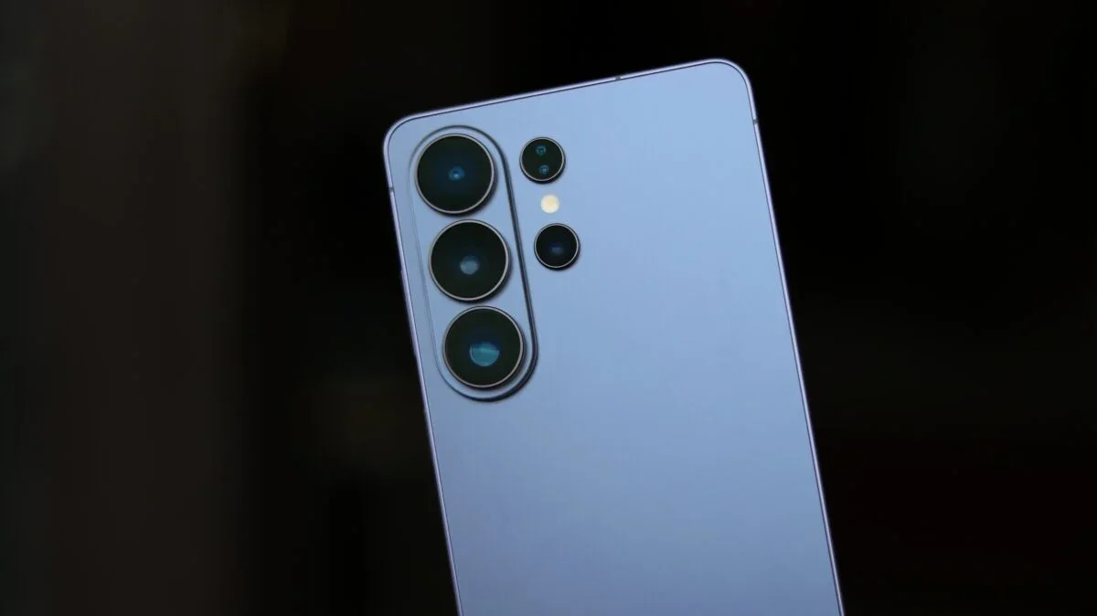 Galaxy S27 Ultra rumored to bring variable aperture and 200MP camera with LOFIC