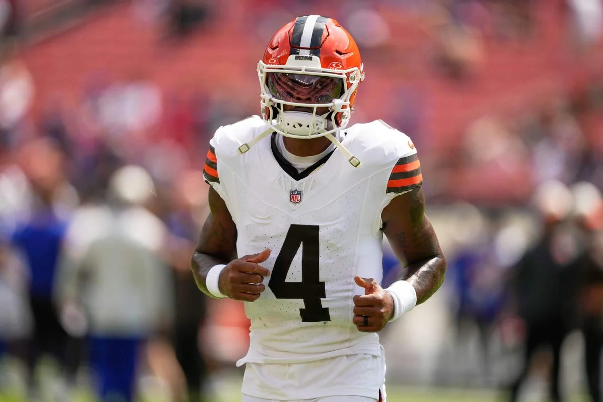 Watson’s boos-filled return highlights Browns’ ongoing QB duel in preseason loss