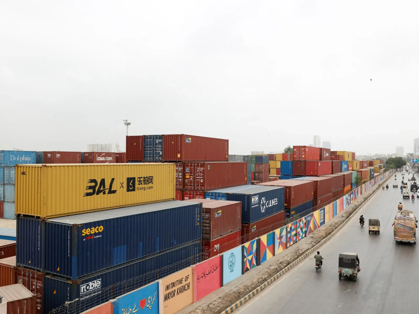 Karachi backlog pushes Iran to eye land route through Pakistan as Hormuz tensions bite