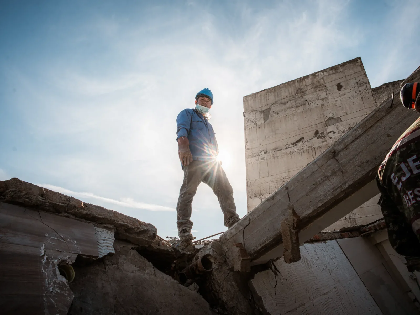 Colombia shifts to shelter and reconstruction as quake aftermath sets in