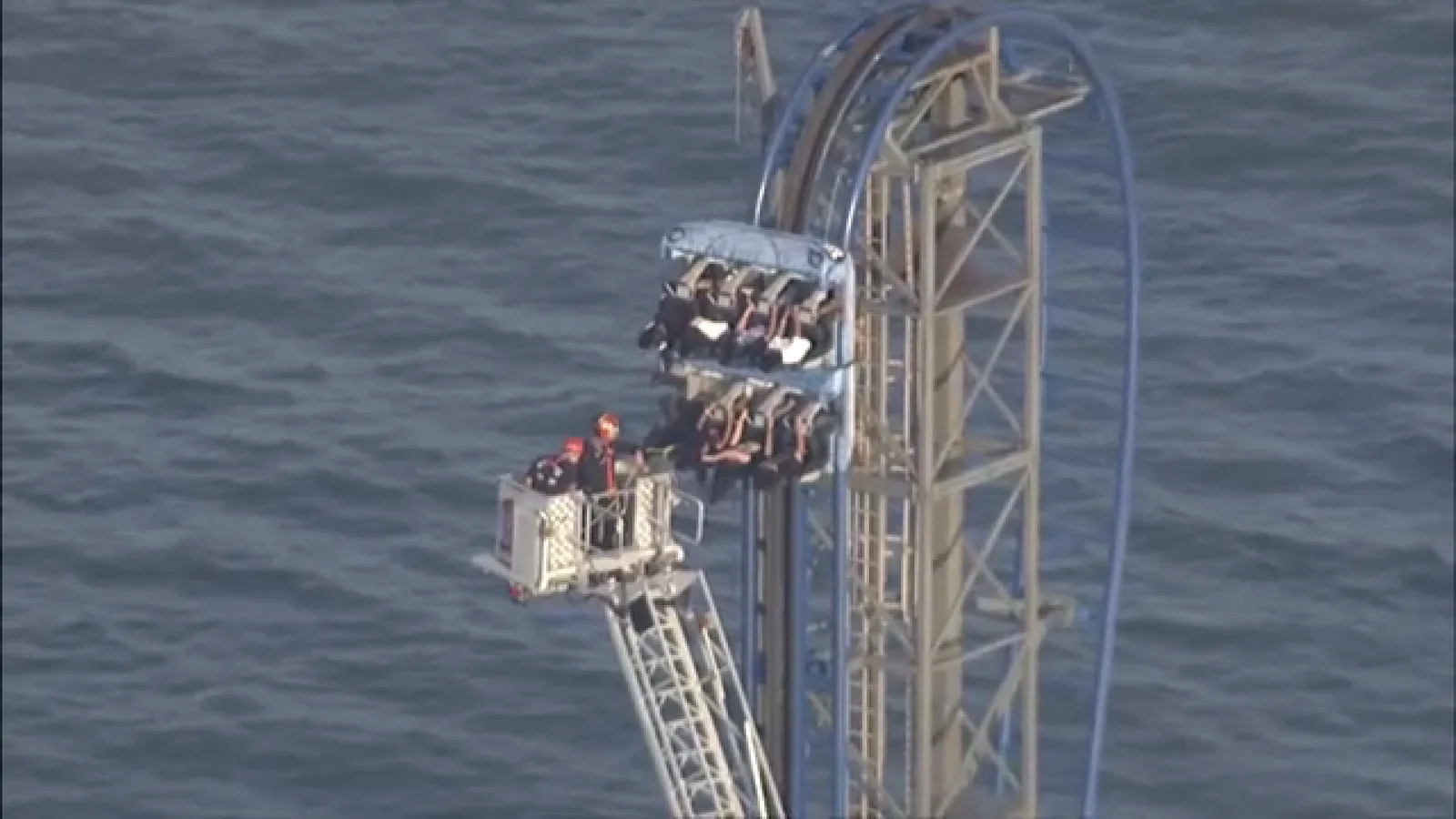 Eight Students Rescued After Stalled Iron Shark Ride on Galveston's Pleasure Pier