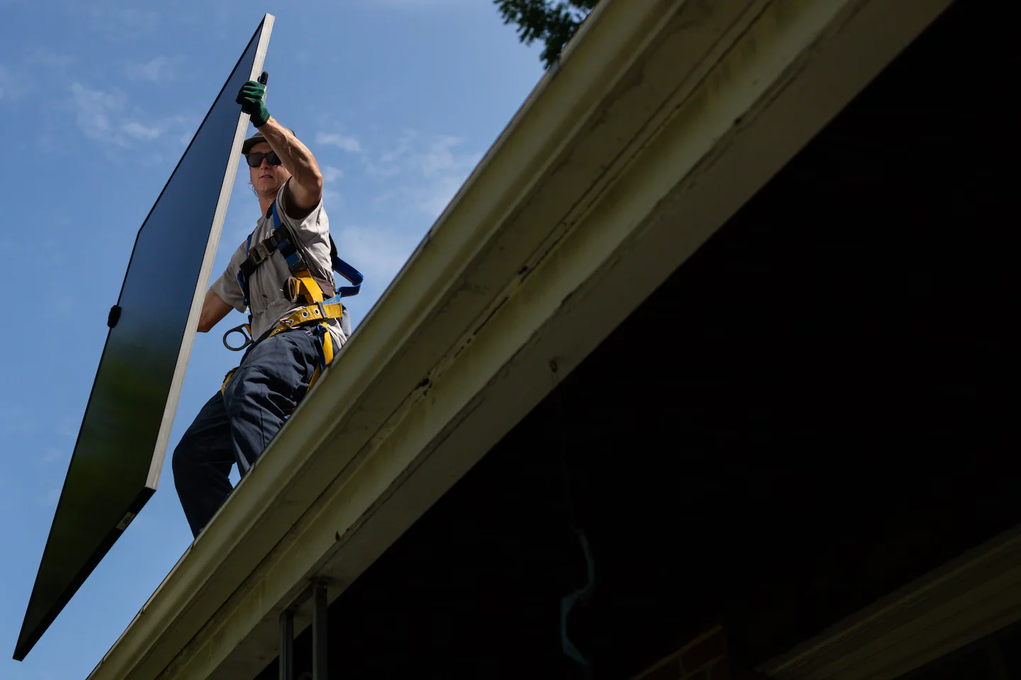Rooftop solar shifts to Netflix-style subscriptions as tax credits fade