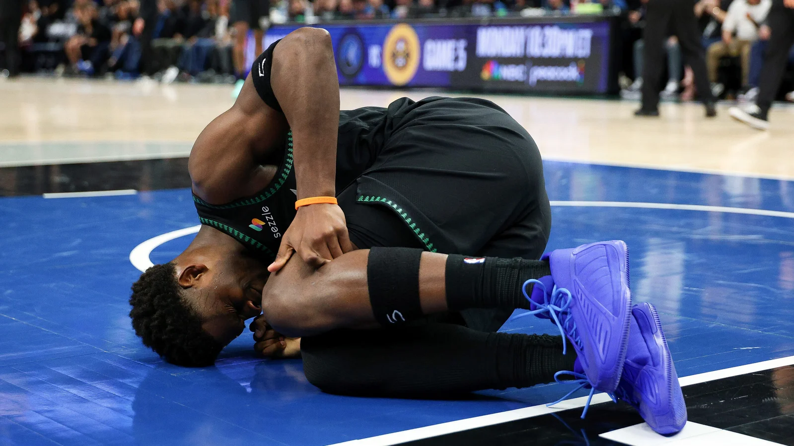 Timberwolves’ guard duo suffers injuries in crucial Game 4 vs. Nuggets