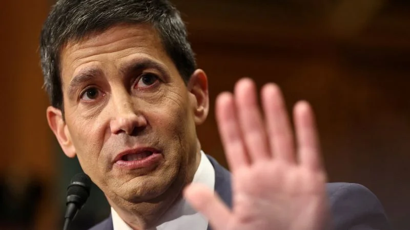 Warsh pushes for a quieter Fed, sparking debate over central-bank communication
