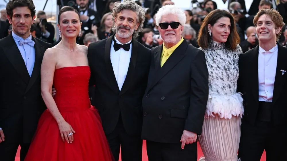 Almodóvar Delights Cannes With 6.5-Minute Ovation for Bitter Christmas