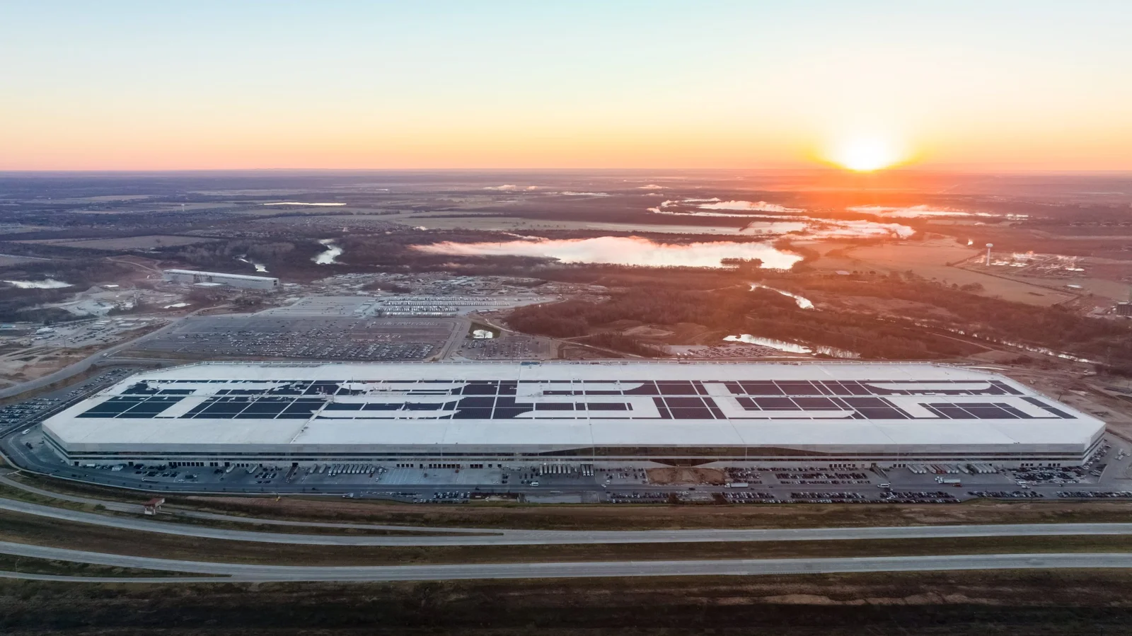 Elon Musk's Political Ties Stir Controversy for Tesla