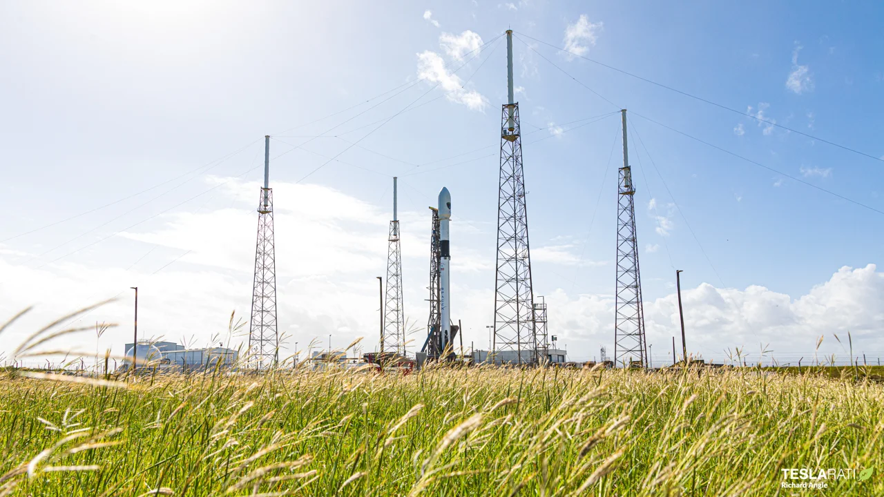 SpaceX's Falcon Heavy Delayed, Starlink Launch Proceeds