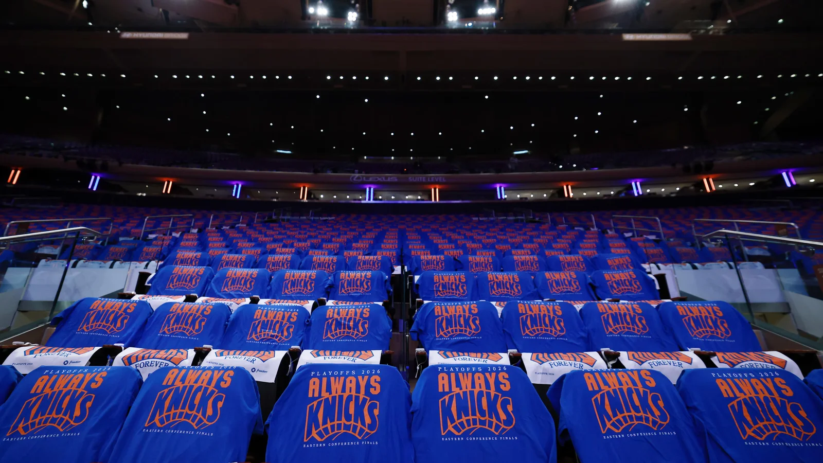 Charity Auction Lets Fans Watch Knicks-Spurs Finals From MSG Celebrity Row