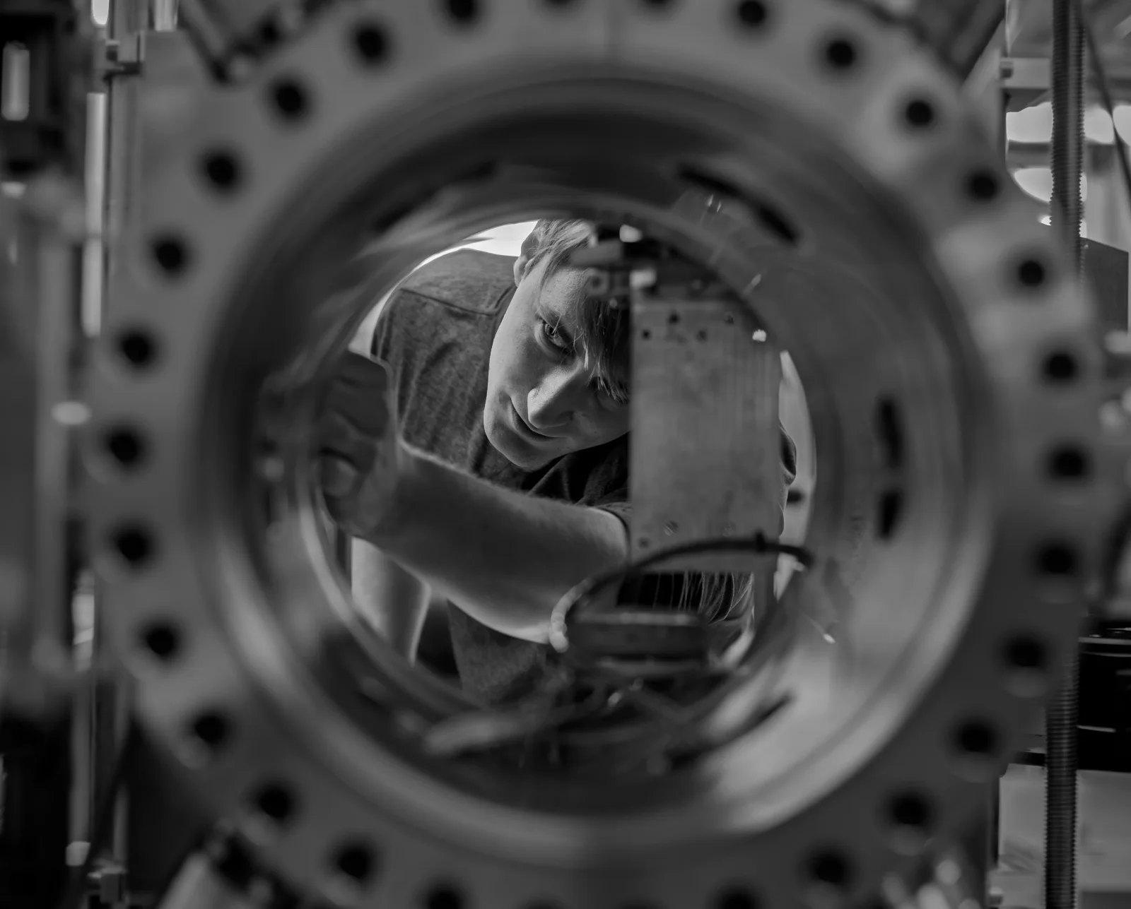 NASA's Dry-Cryogenic Rig Tests Moon-Ready Materials