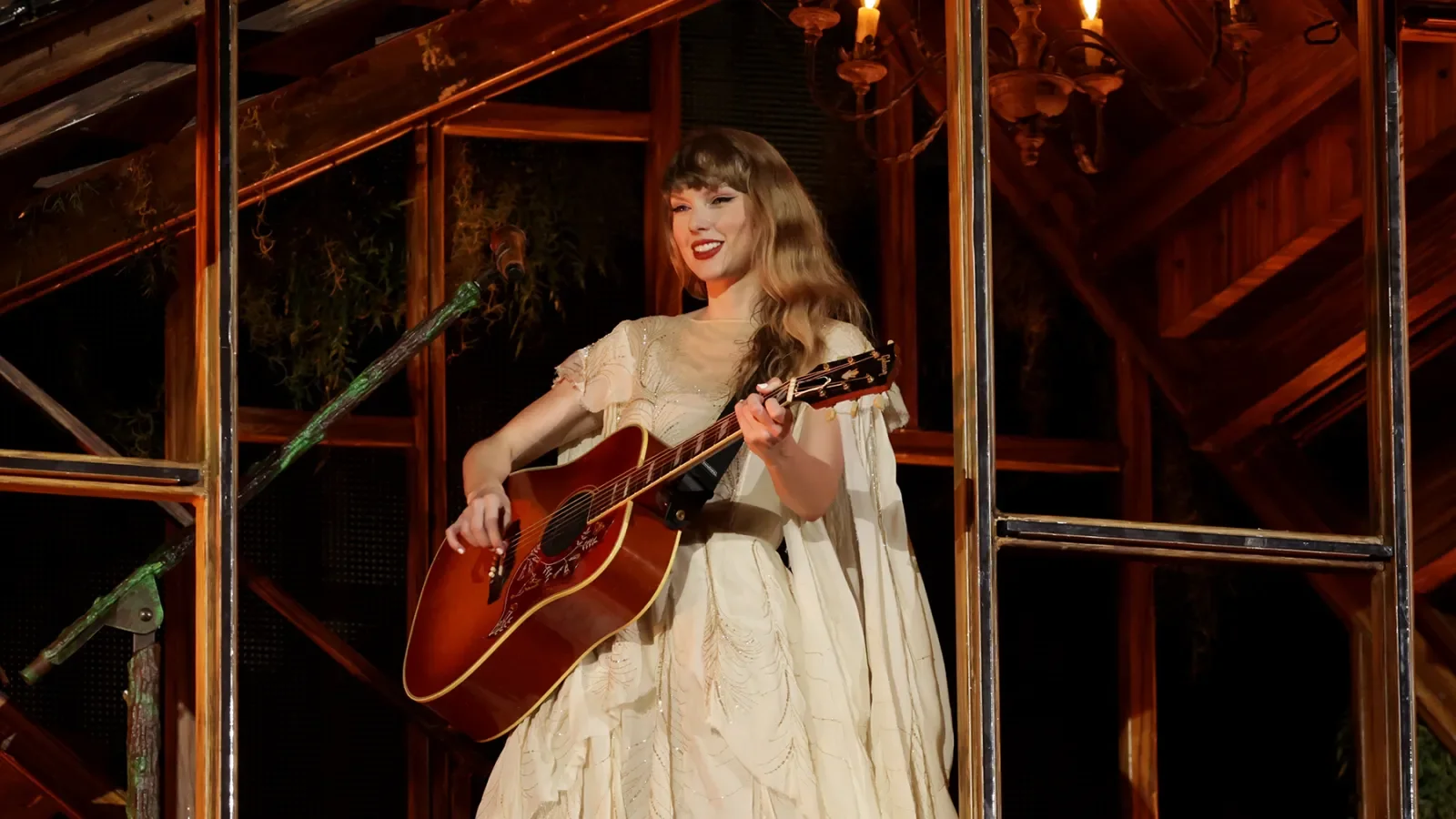 Taylor Swift Sparks a Country Radio Comeback With New Single
