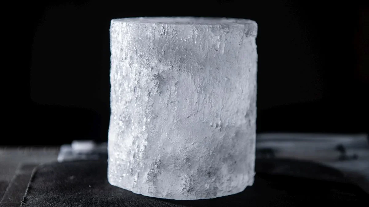 Antarctic Ice Traces Earth's 80,000-Year Journey Through a Cosmic Cloud