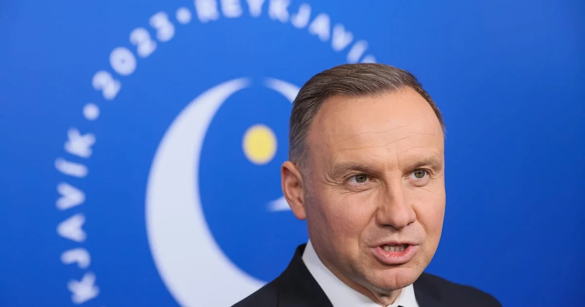 Polish President's Pledge to Sign Kremlin Commission Law Sparks Political Uproar