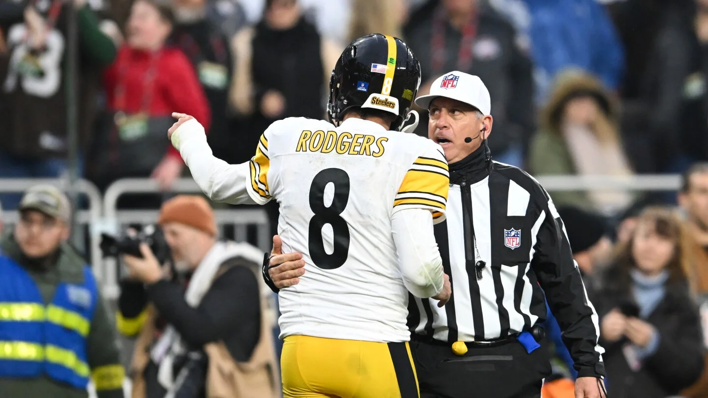 Steelers Enter UFA Tender Standoff With Aaron Rodgers
