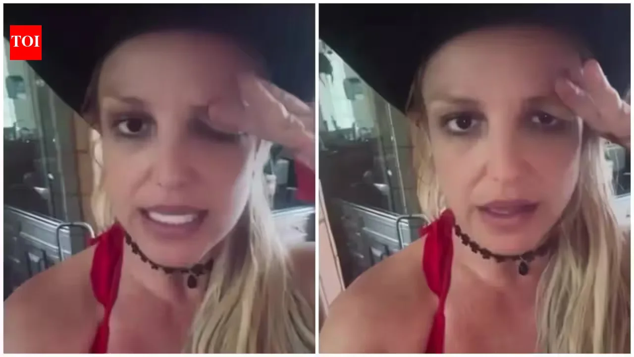 Britney Spears warns fans after Botox mishap leaves her left eye droopy
