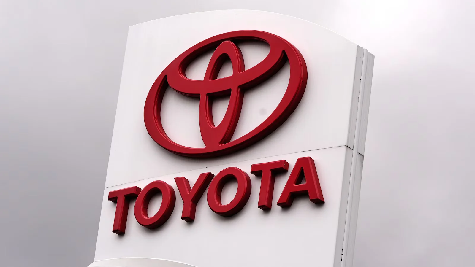 Global Toyota Camry recall: 655,000 cars affected by startup display glitch that can mute safety cues