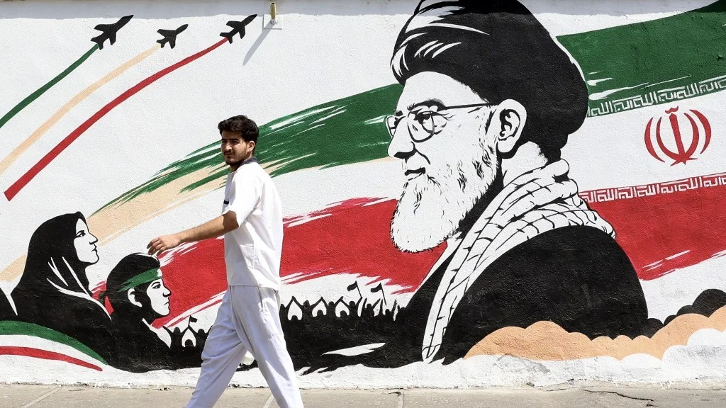 Iran tightens grip on Hormuz as US threatens sweeping sanctions