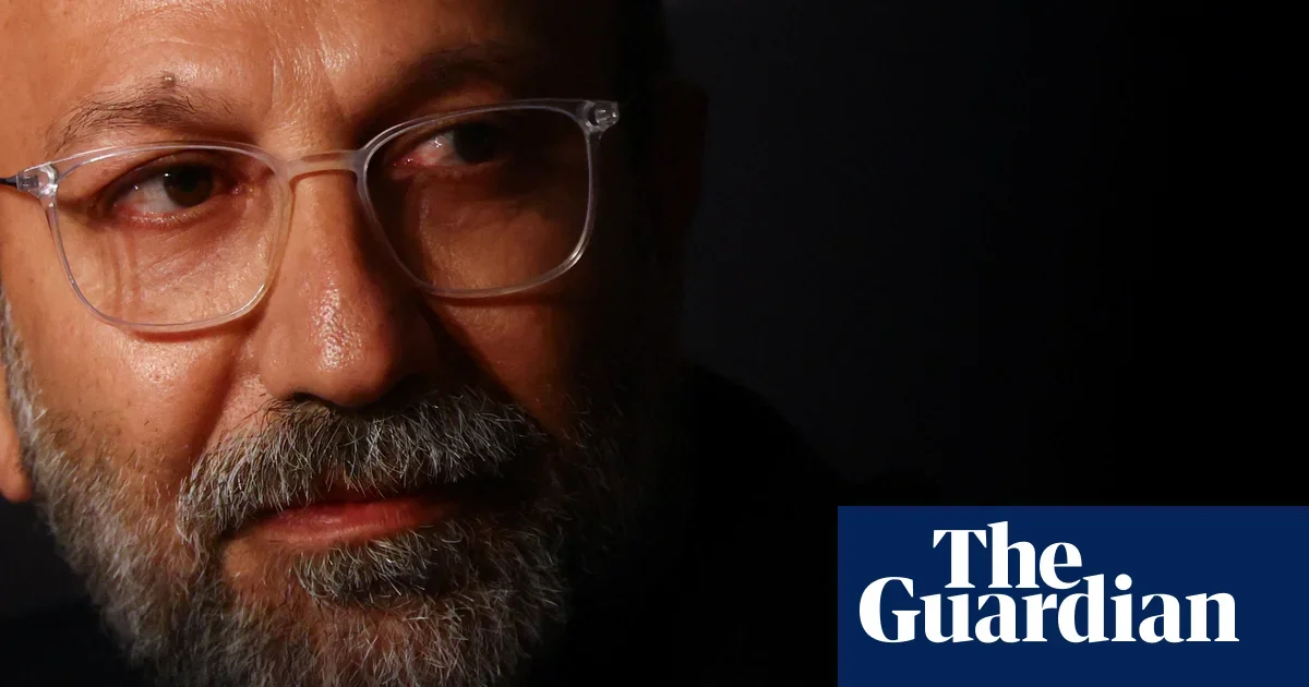 Farhadi denounces civilian deaths and war at Cannes, urges artistic courage