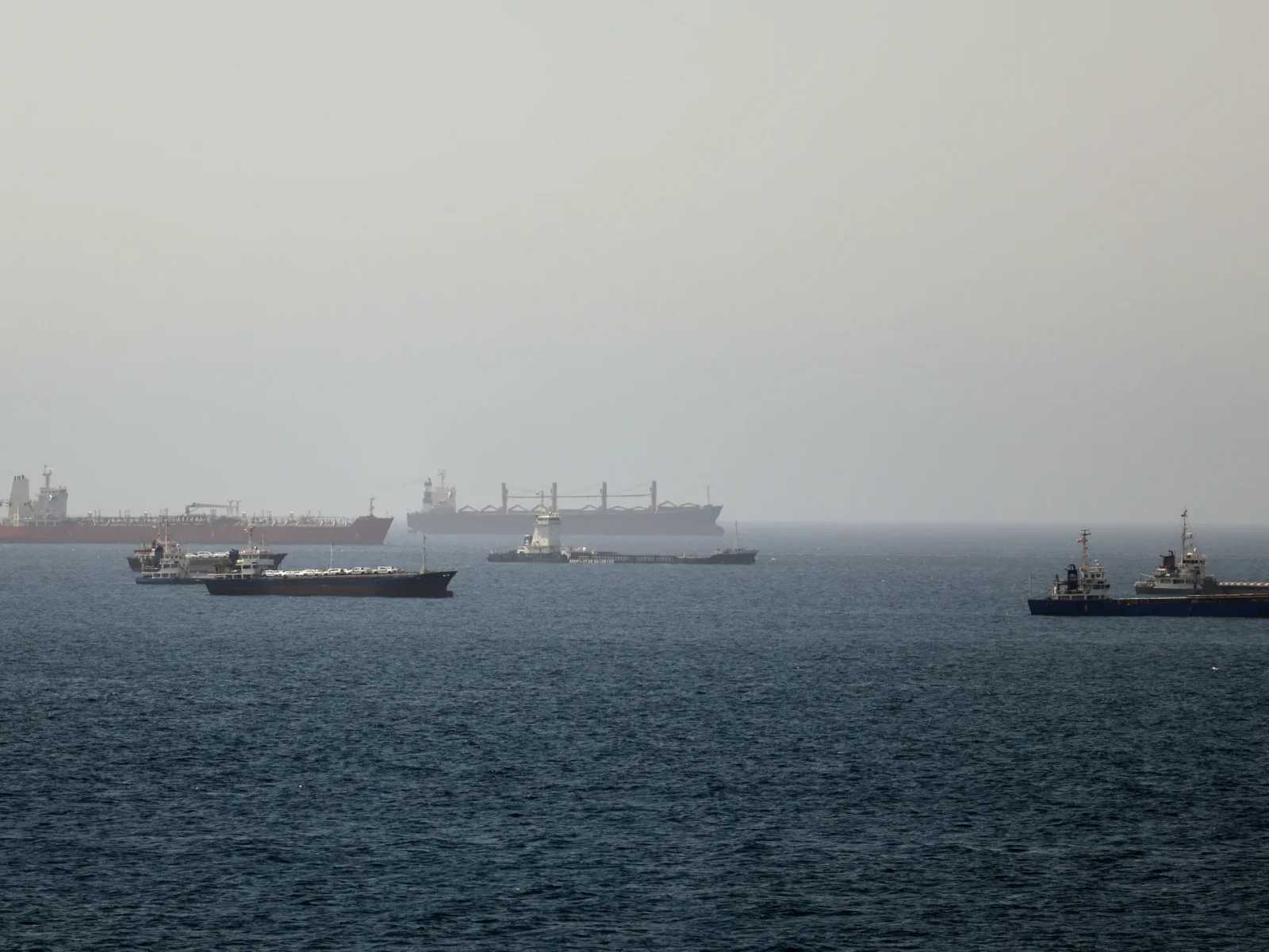 Oil climbs above $76 as US strikes Iran rekindle Hormuz tensions