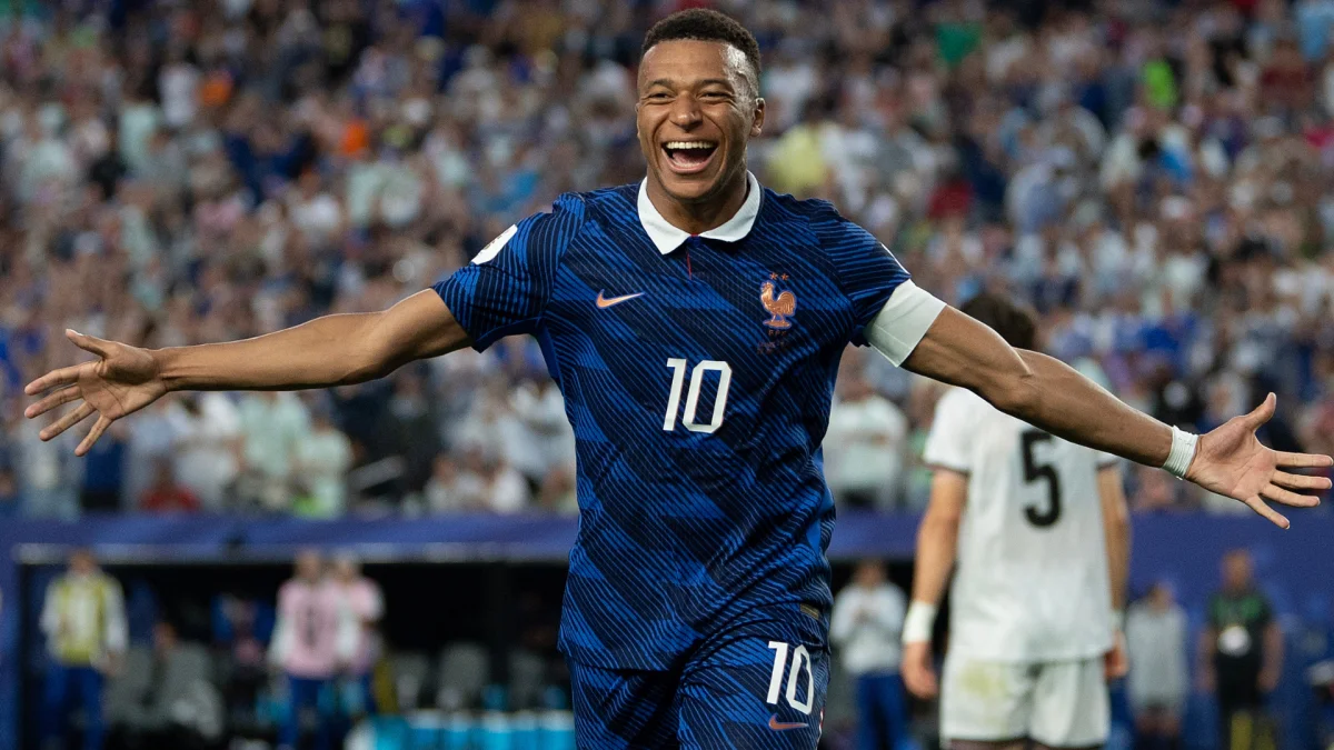 Mbappe brace sends France to World Cup last 16 as attendance hits record