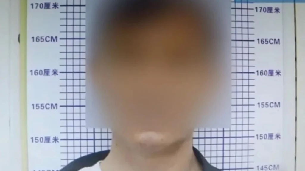 Con artist's escape attempt foiled as he gets trapped on window ledge