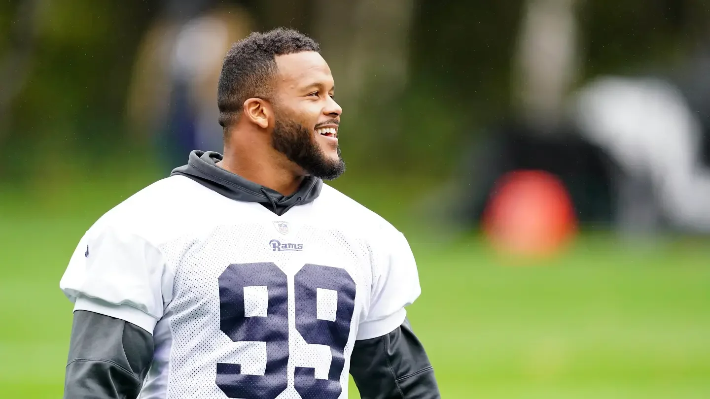 Camp Signals: Donald’s Return, Mahomes’ Rehab, and the NFL’s Contract Pulse