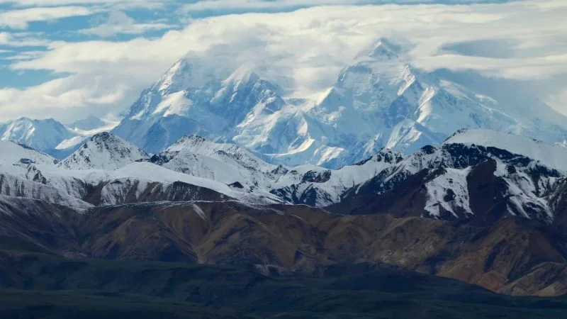 Weather stalls rescue as four Denali climbers fall on Mount McKinley