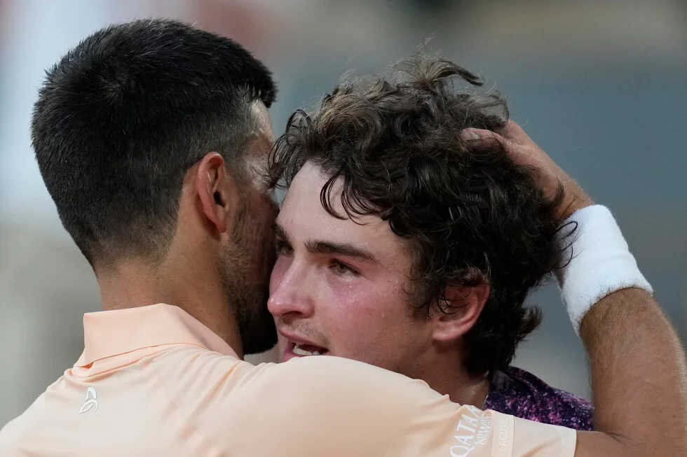 Fonseca shocks Djokovic at Roland Garros to crown a new Grand Slam winner