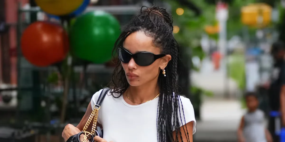Zoë Kravitz Elevates a Simple NYC Uniform With a Slouchy Saint Laurent Bag