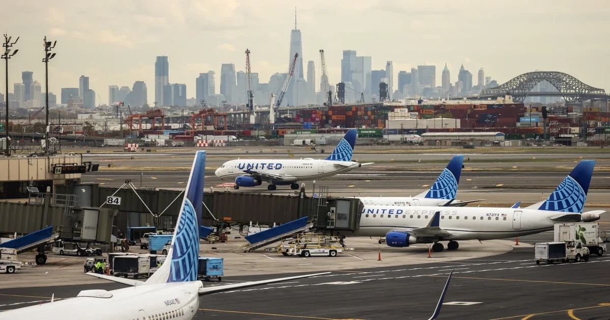 Pole strike on Newark approach injures Turnpike driver as United flight lands safely
