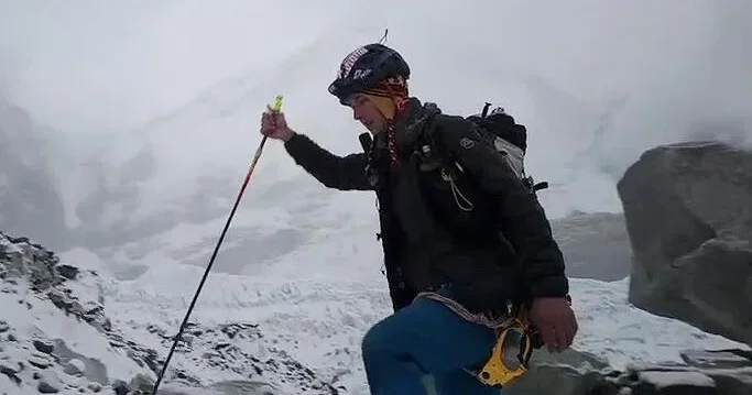 American climber sets Everest speed record in 9 hours 55 minutes