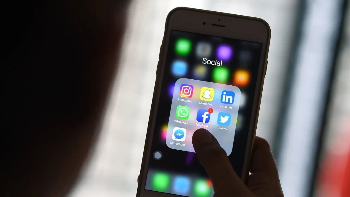Facebook glitch sends friend requests without user consent