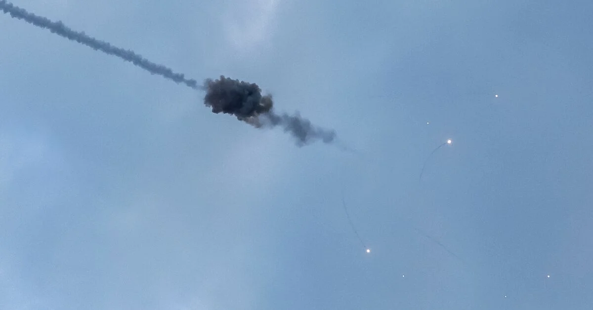 Russia intensifies attacks on Ukraine with air strikes and kamikaze drones.