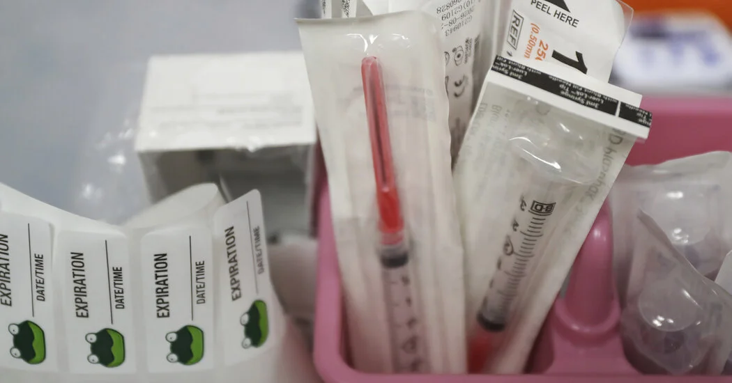 Half of U.S. Kids Delayed for Updated Covid Vaccines Amid Delivery Hurdles