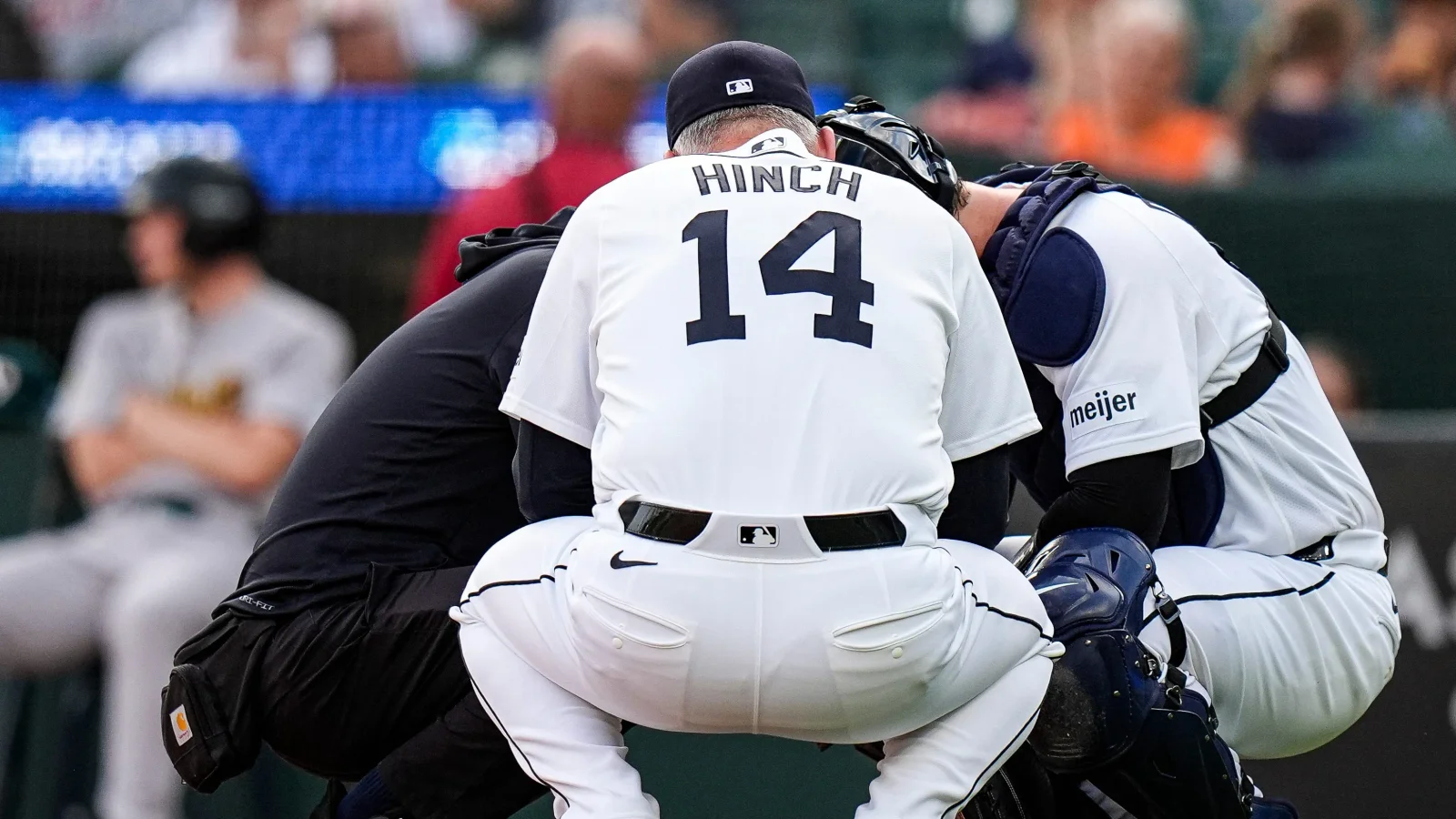 Tigers catcher exits game after hand injury from 95-mph sinker