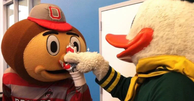 "Conference Chaos: Big Ten Expands with Washington and Oregon, Threatens College Football"
