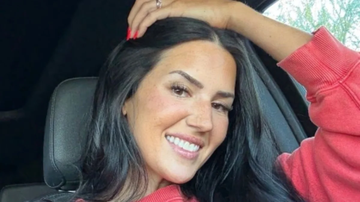 The danger zone under your nose: why popping pimples in the 'triangle of death' can put you at risk