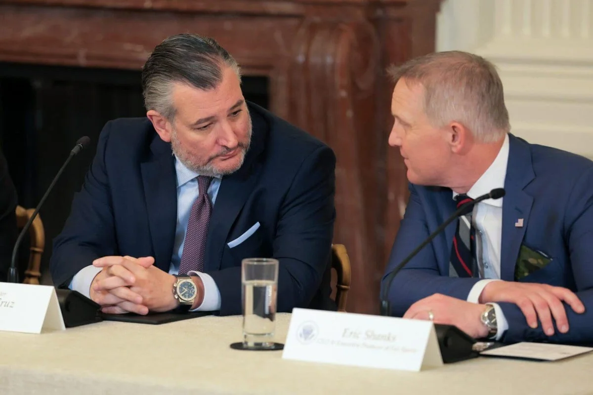 Senators Unveil Bipartisan Plan to Stabilize College Sports