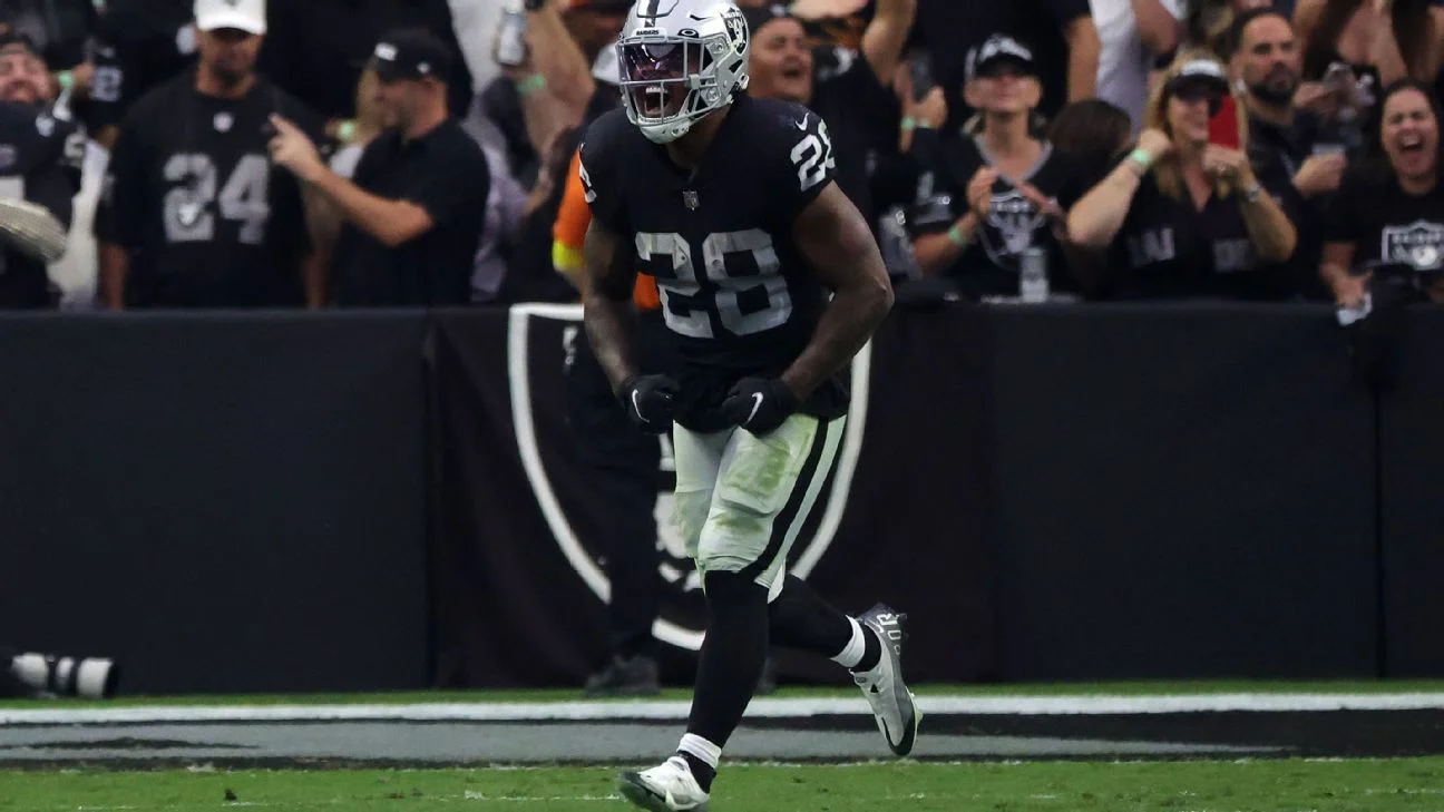 Raiders and RB Josh Jacobs agree to reworked 1-year, $12M deal
