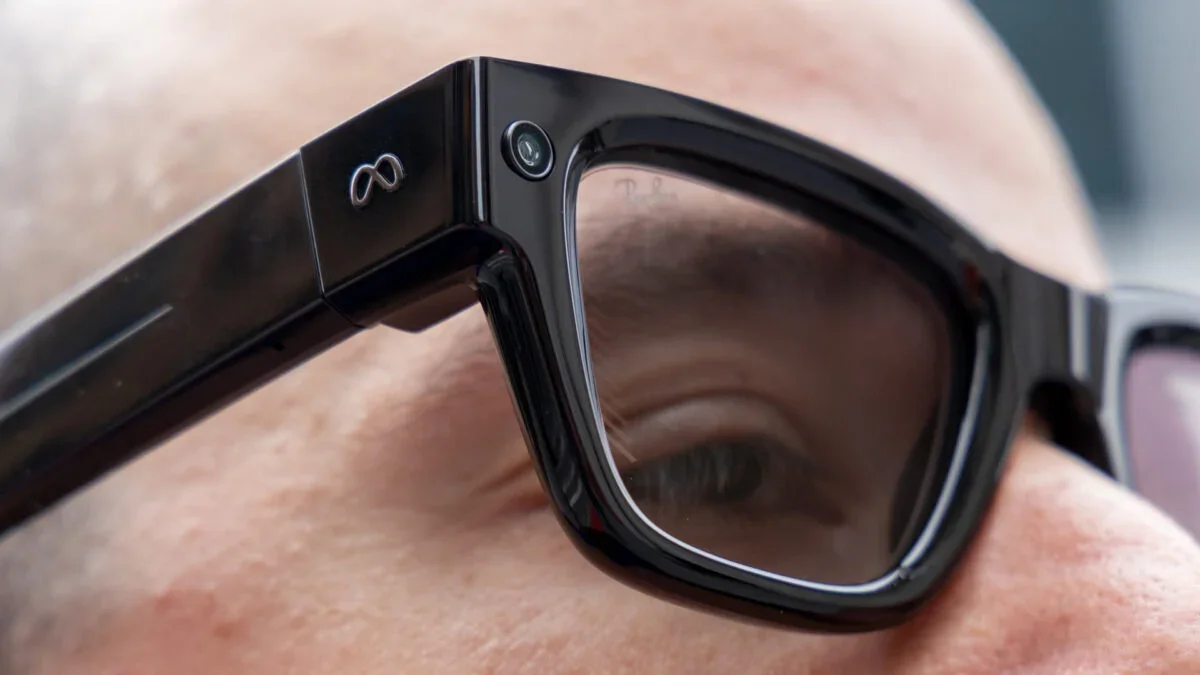 Extortion via Smart Glasses Stirs Privacy Alarm