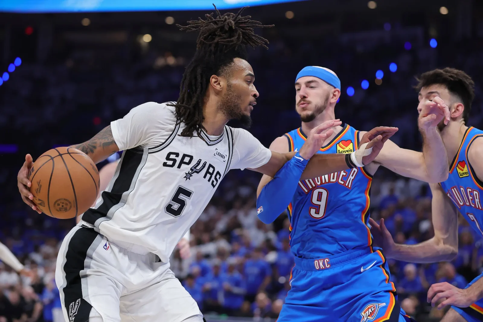 Turnover Troubles Sink Spurs as Thunder Even the Series