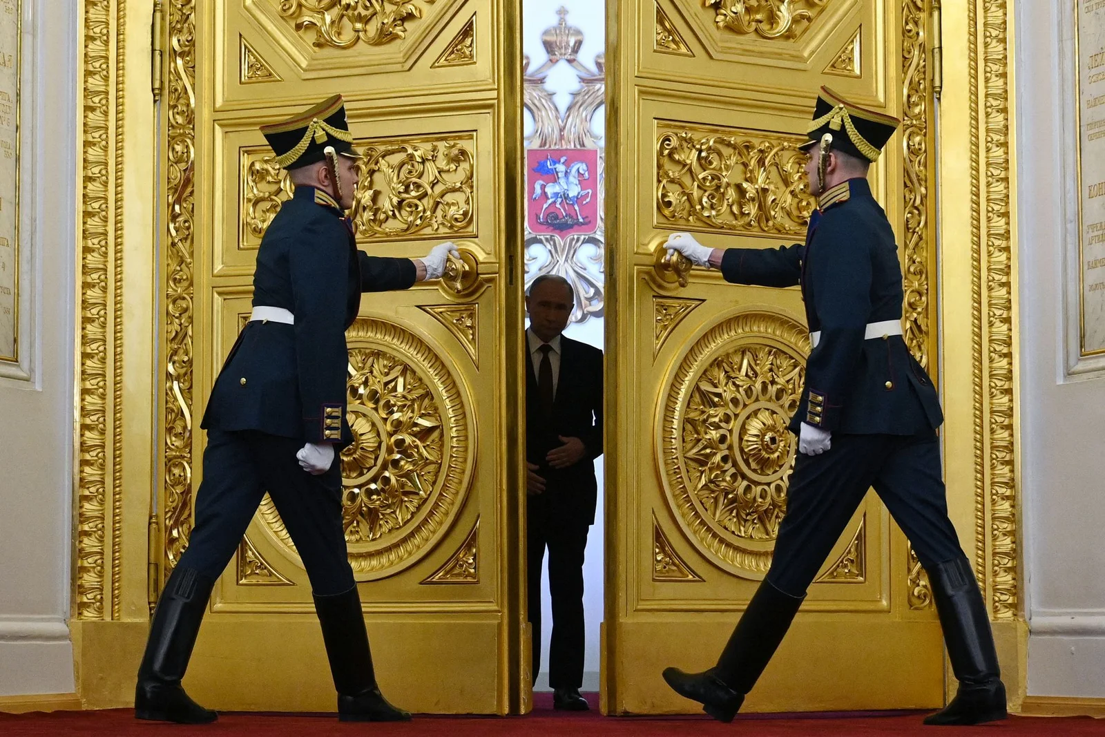 Putin's slipping ratings hint at an elite split over online control
