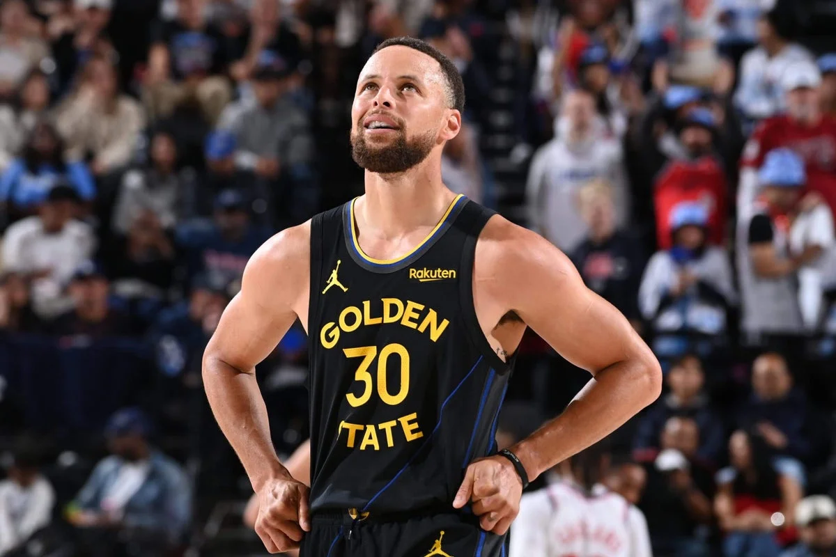 Curry’s Reality Check: LeBron’s Move Leaves Warriors to Build Around an Aging Core