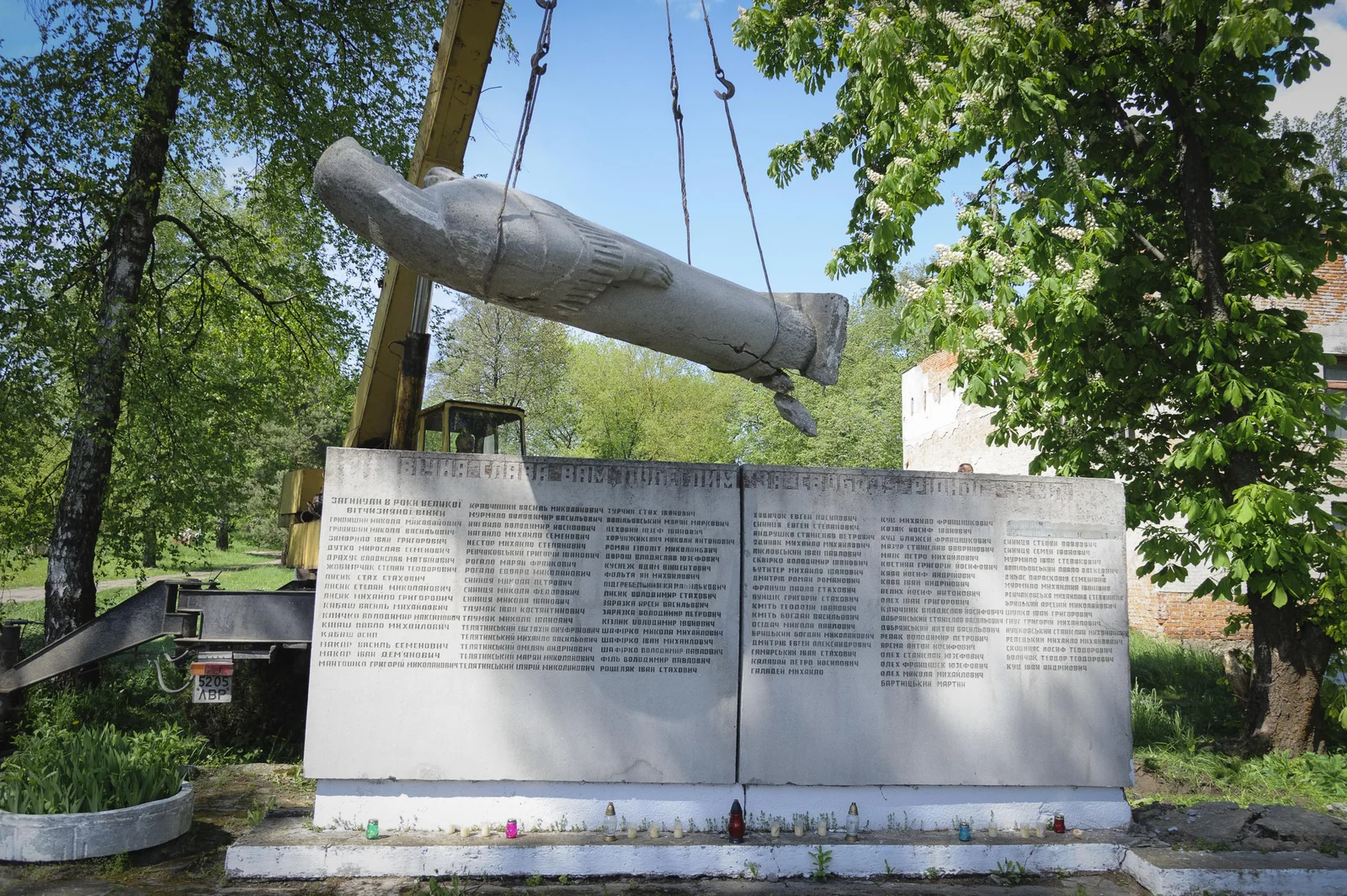 Ukraine gains ground near Bakhmut despite Russian denials.
