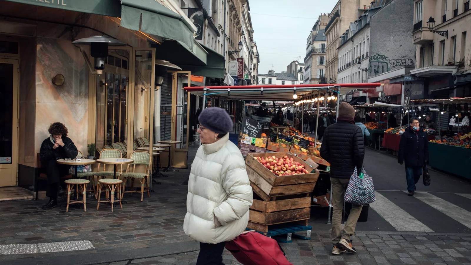 Euro zone inflation cools in March while U.S. data beats expectations