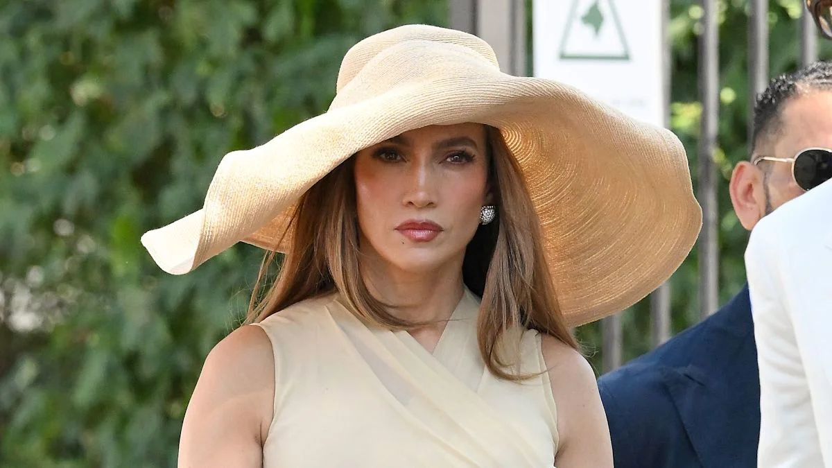 Lopez Delivers Retro Pin-Up Glam in a Satin White Bikini